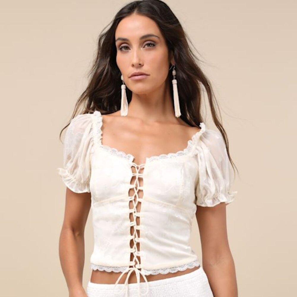 NWT Lulus Cream Floral Jacquard Lace-up Crop Top White - Size S